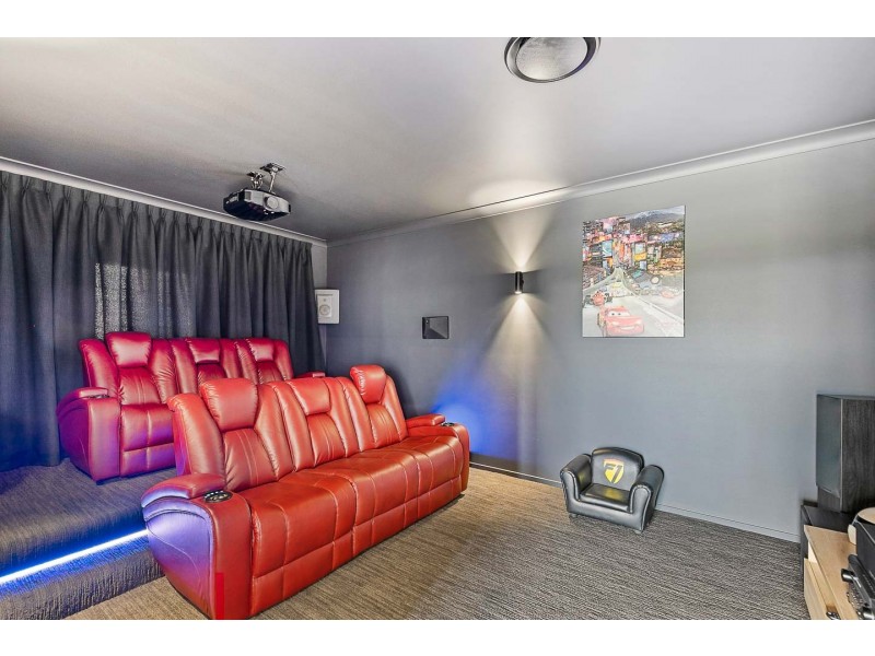 7 Kirra Court, Eli Waters QLD 4655