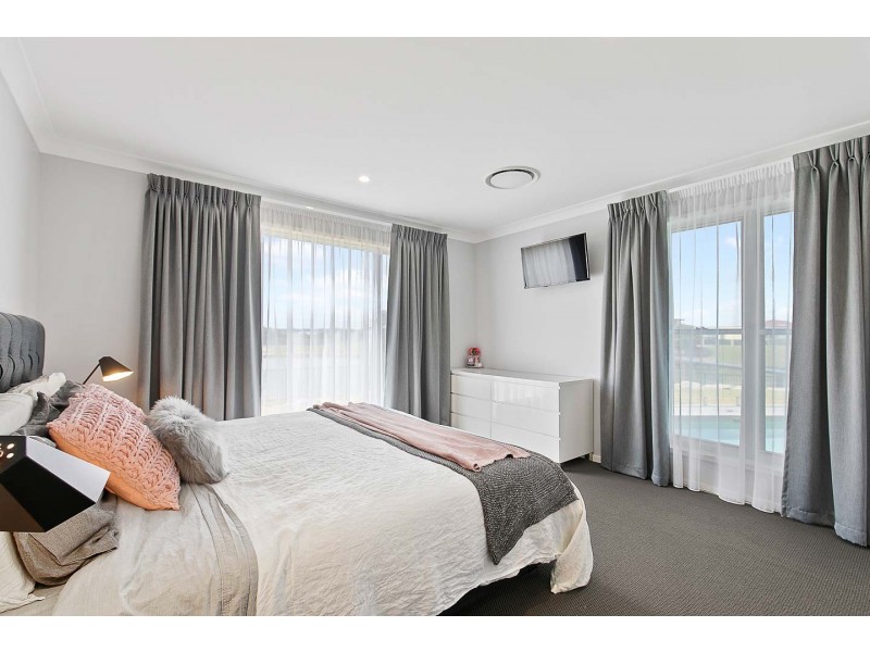 7 Kirra Court, Eli Waters QLD 4655