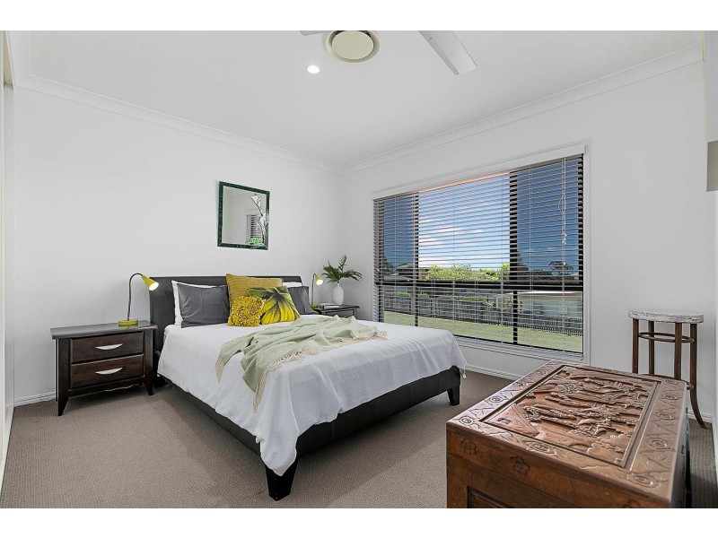 105 Esplanade, Point Vernon QLD 4655
