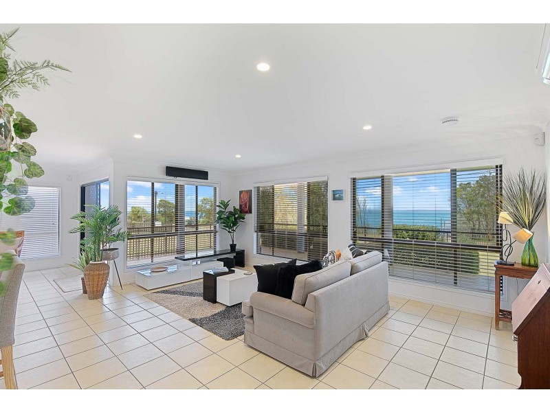 105 Esplanade, Point Vernon QLD 4655
