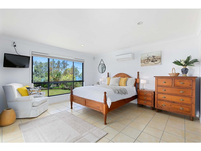 105 Esplanade, Point Vernon QLD 4655