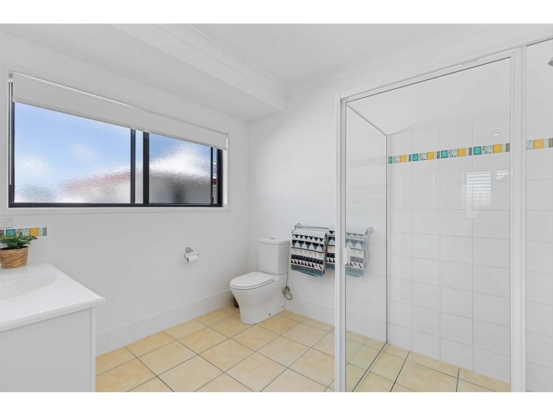105 Esplanade, Point Vernon QLD 4655