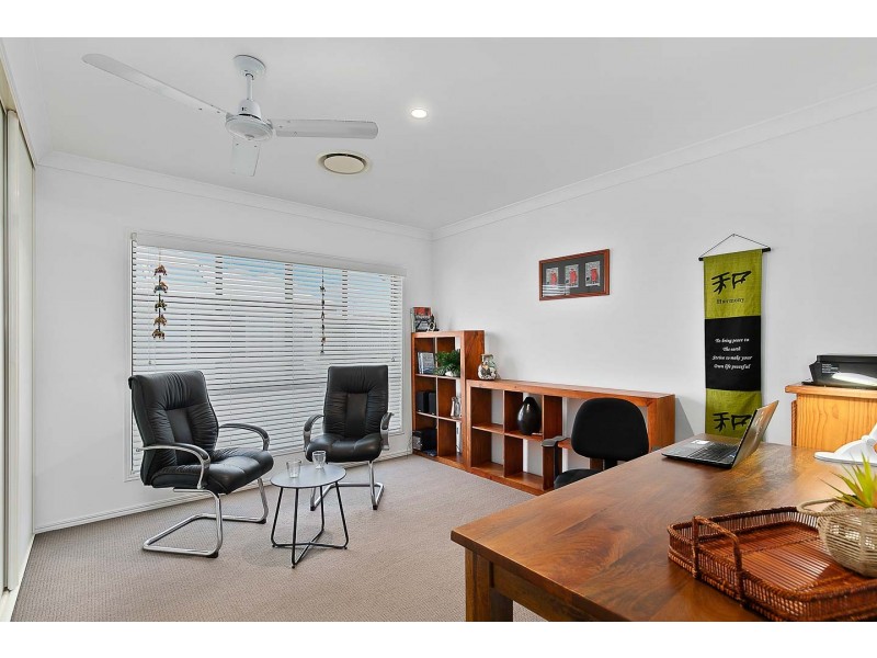 105 Esplanade, Point Vernon QLD 4655
