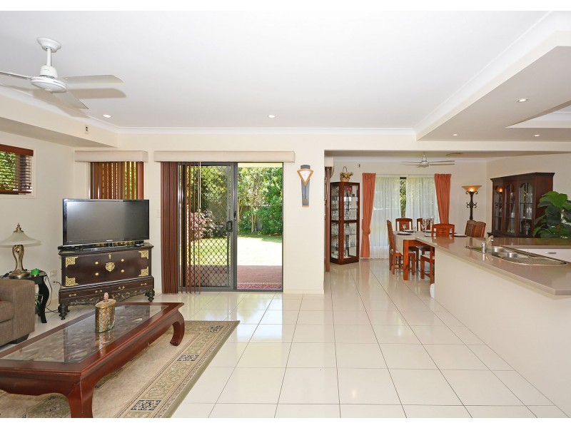 8 Partridge Close, Torquay QLD 4655