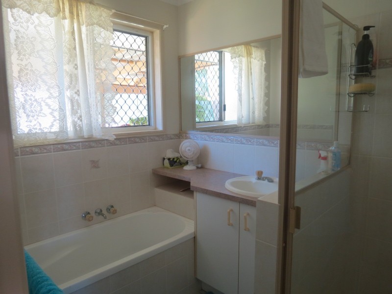40 Hansen Street, Urangan QLD 4655