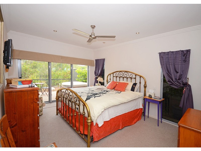 9 Kamala Court, Kingfisher Lakes, Urraween QLD 4655