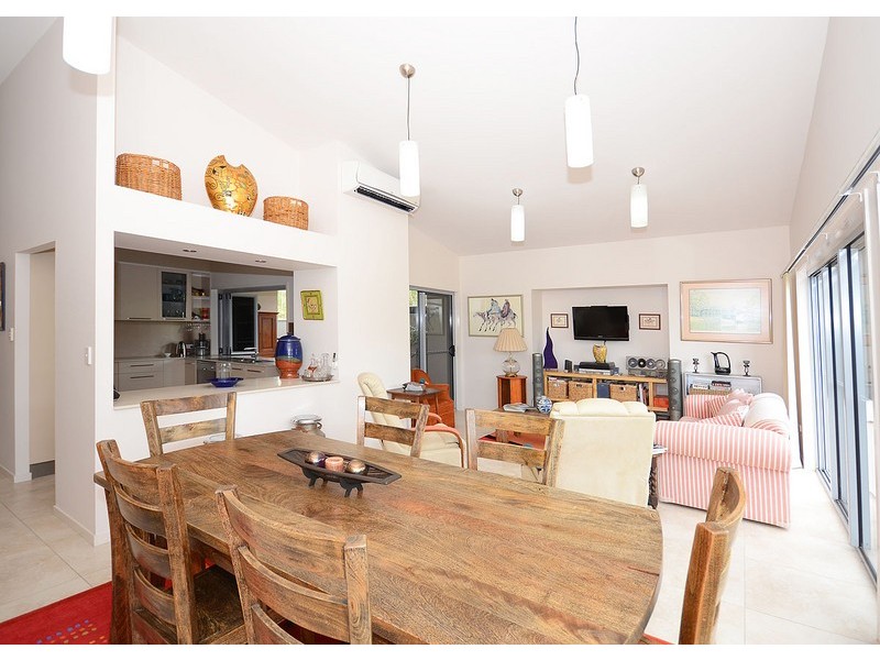 9 Kamala Court, Kingfisher Lakes, Urraween QLD 4655