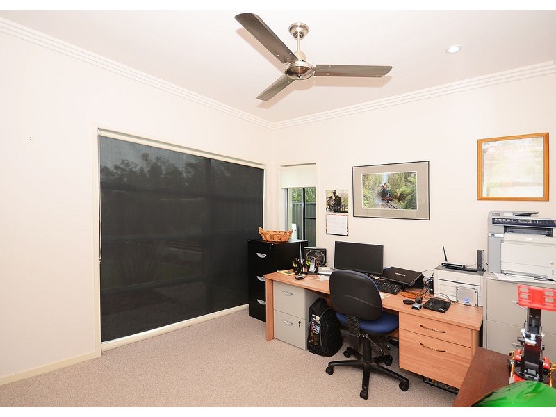 9 Kamala Court, Kingfisher Lakes, Urraween QLD 4655