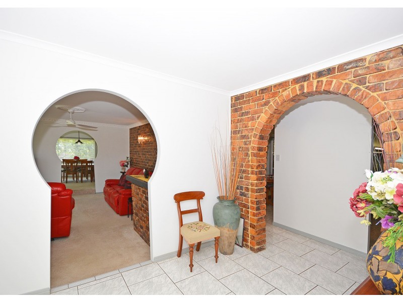 16 Windemere Road, Wondunna QLD 4655
