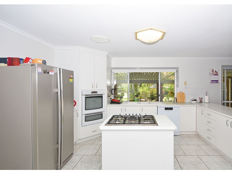 16 Windemere Road, Wondunna QLD 4655