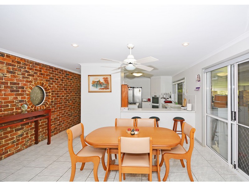 16 Windemere Road, Wondunna QLD 4655