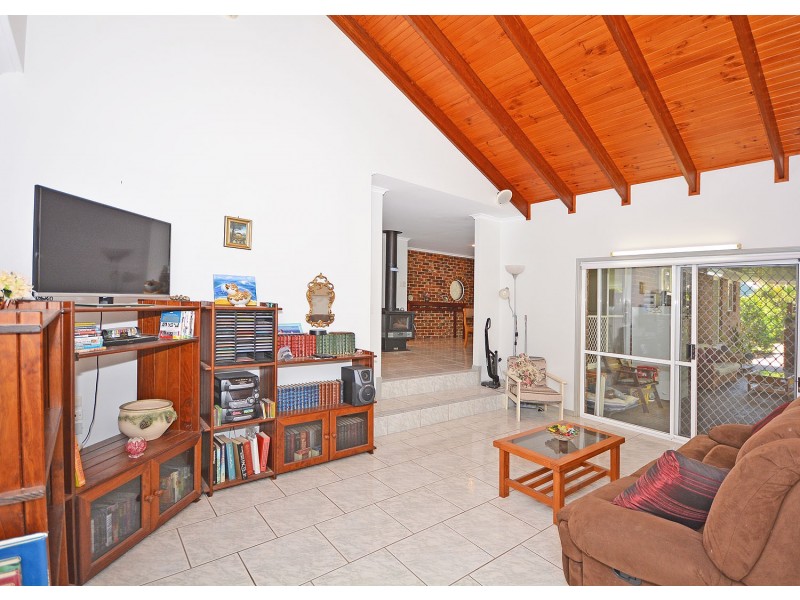 16 Windemere Road, Wondunna QLD 4655