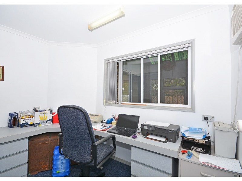 16 Windemere Road, Wondunna QLD 4655