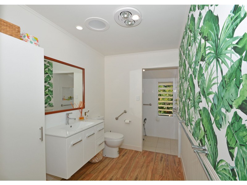 462 Esplanade, Torquay QLD 4655