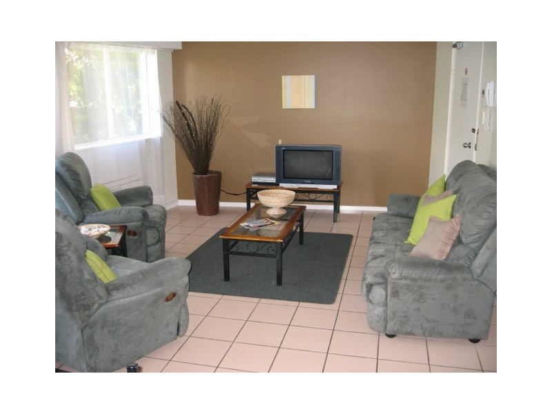 6/407 Esplanade, Torquay QLD 4655