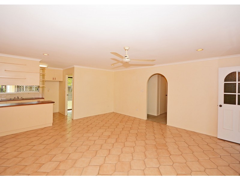 54 William Street, Urangan QLD 4655