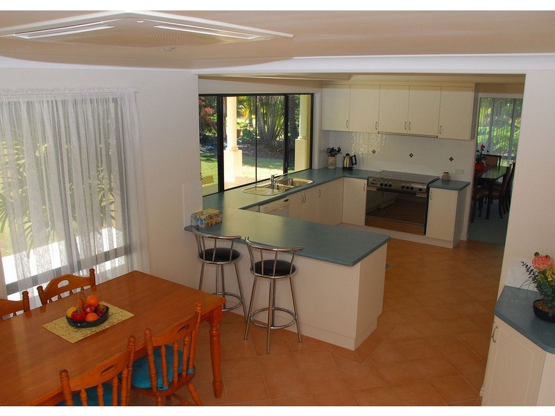 16 Meadow Drive, Dundowran Beach QLD 4655