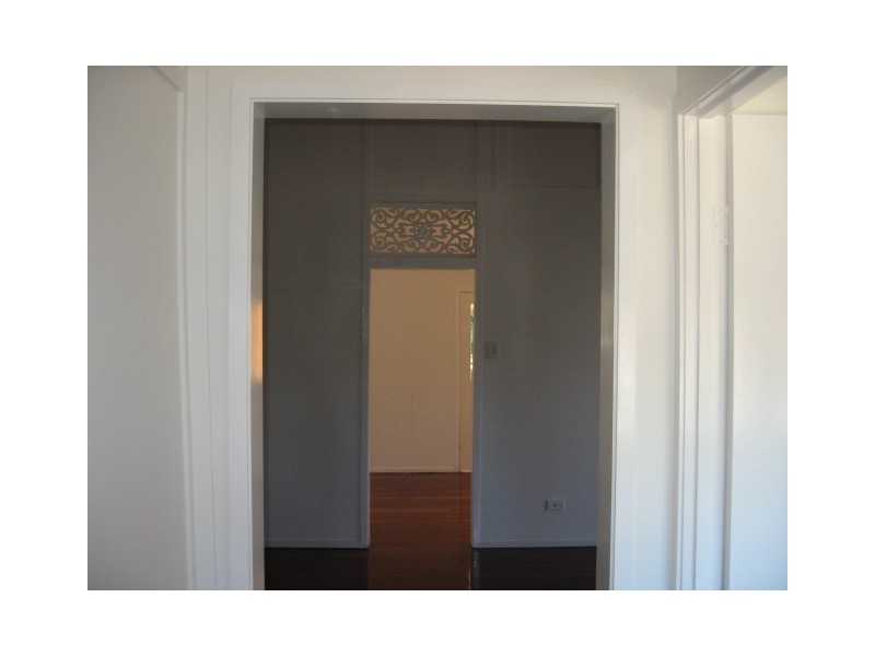 10 King Street, Urangan QLD 4655