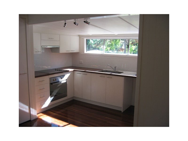 10 King Street, Urangan QLD 4655