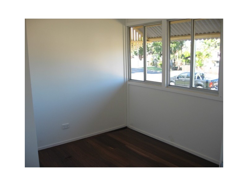 10 King Street, Urangan QLD 4655