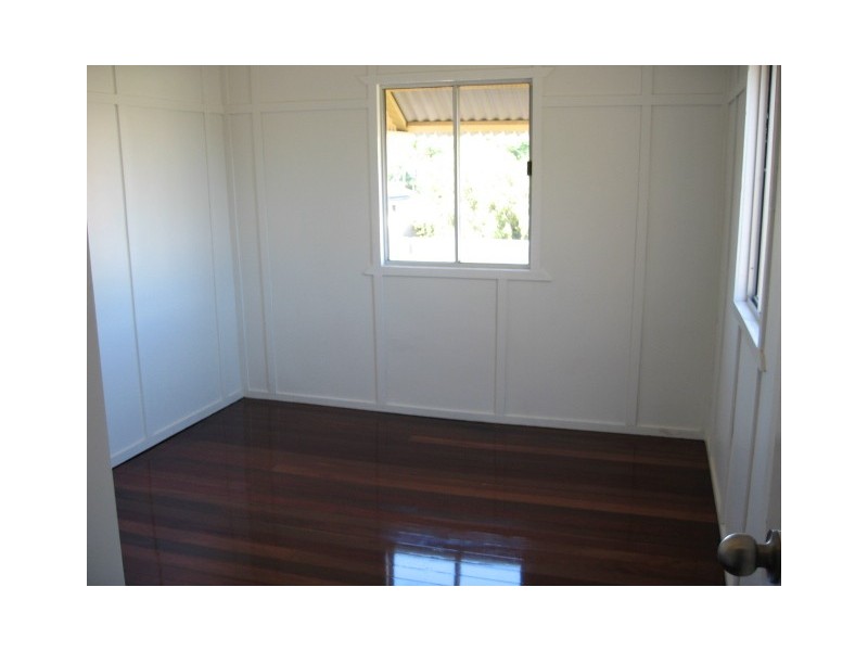 10 King Street, Urangan QLD 4655