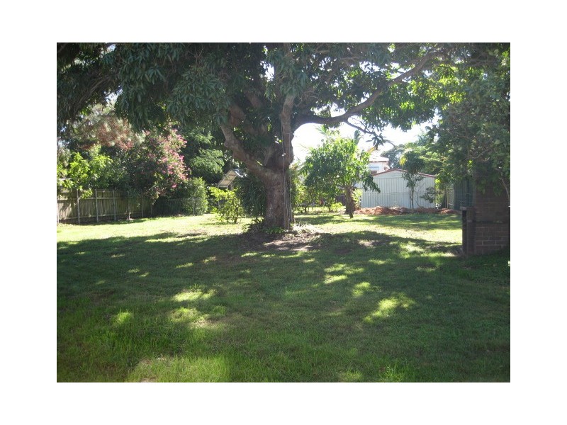 10 King Street, Urangan QLD 4655