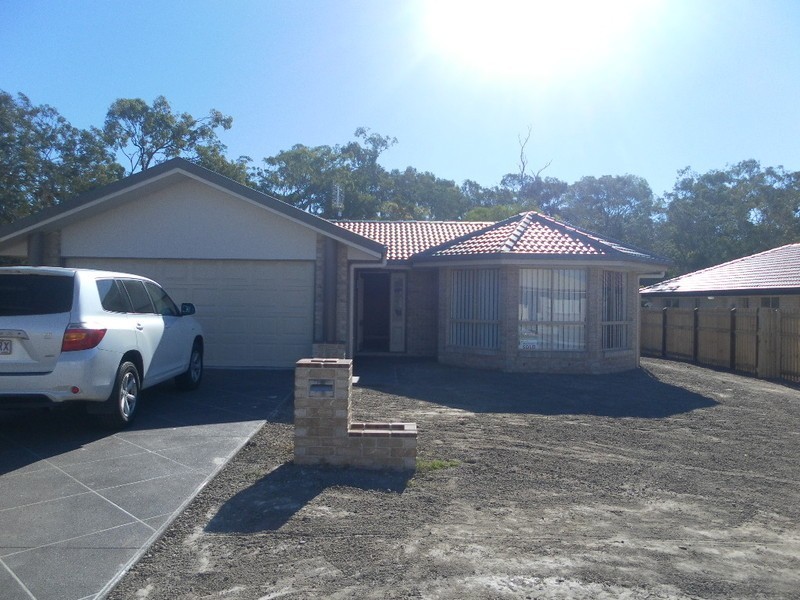 7 Crystal Court, Urangan QLD 4655