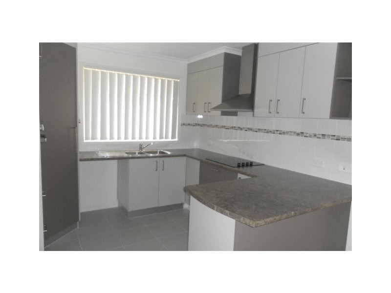 7 Crystal Court, Urangan QLD 4655