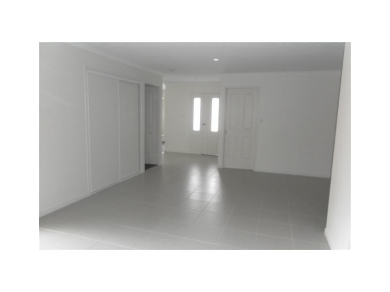 7 Crystal Court, Urangan QLD 4655