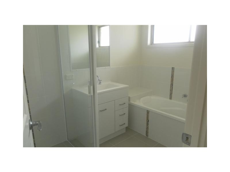 7 Crystal Court, Urangan QLD 4655