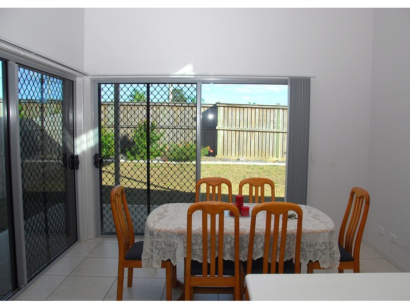 Unit 8 / 1 Urraween Rd, Urraween QLD 4655