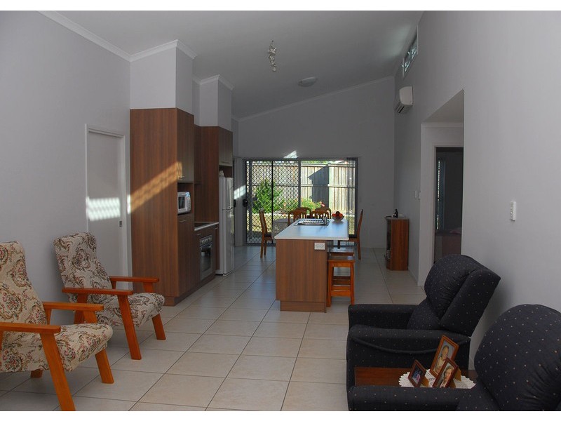 Unit 8 / 1 Urraween Rd, Urraween QLD 4655
