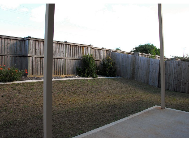Unit 8 / 1 Urraween Rd, Urraween QLD 4655