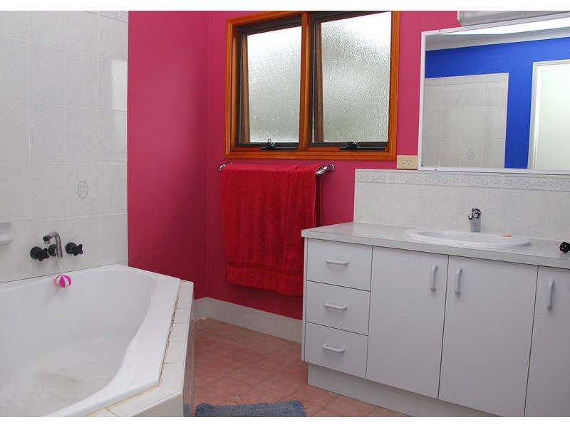 11 Virtue Ave, Booral QLD 4655