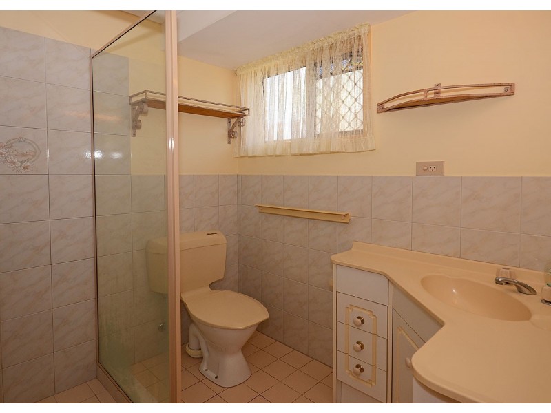 12 Meledie Avenue, Kawungan QLD 4655