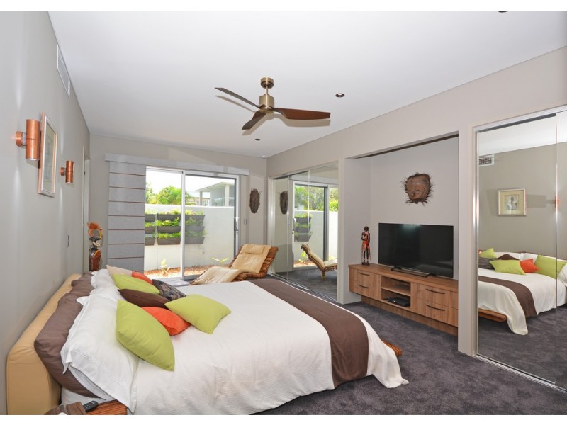 513 Esplanade, Urangan QLD 4655