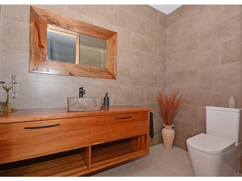 513 Esplanade, Urangan QLD 4655