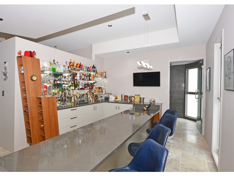 513 Esplanade, Urangan QLD 4655