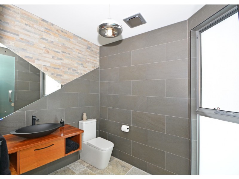 513 Esplanade, Urangan QLD 4655