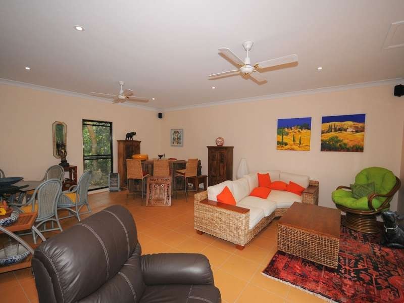 10 Flora Court, Dundowran Beach QLD 4655