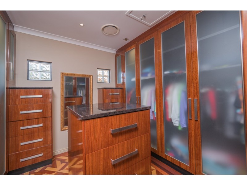 190 Esplanade, Point Vernon QLD 4655