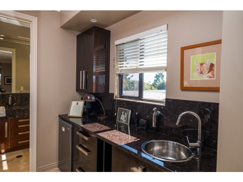190 Esplanade, Point Vernon QLD 4655