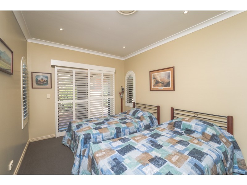 190 Esplanade, Point Vernon QLD 4655