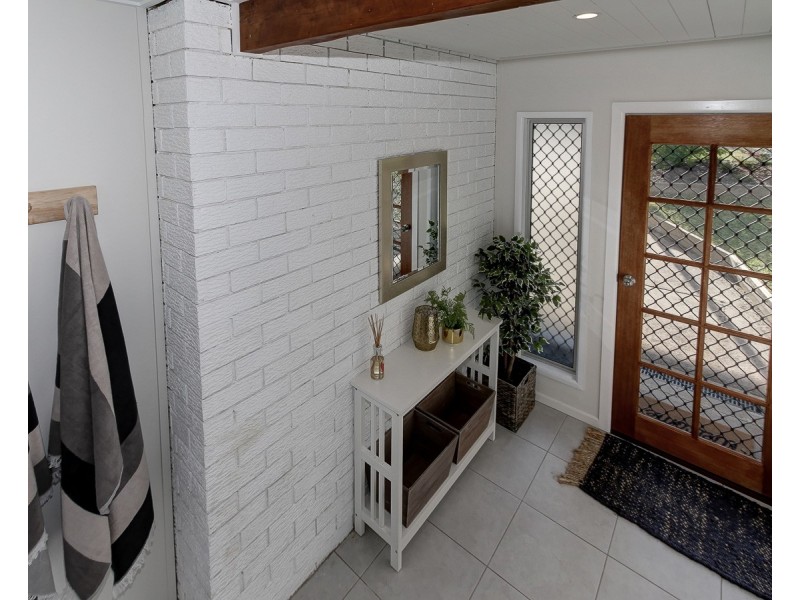 18 Tenimby Street, Pialba QLD 4655