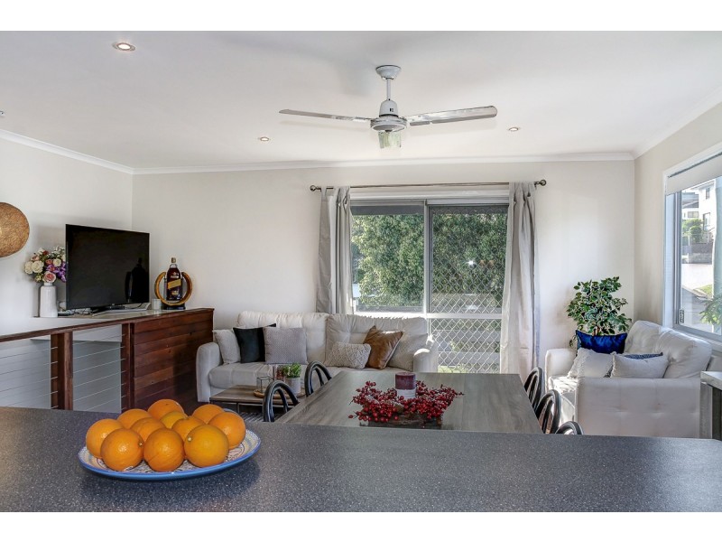 18 Tenimby Street, Pialba QLD 4655