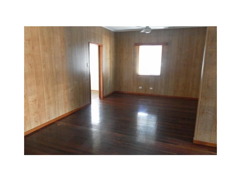 14 Elizabeth Street, Urangan QLD 4655