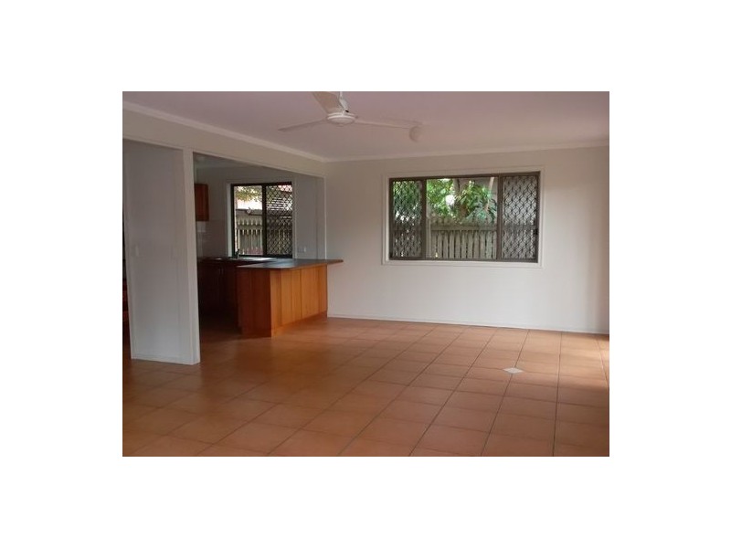 16 Ocean Street, Torquay QLD 4655