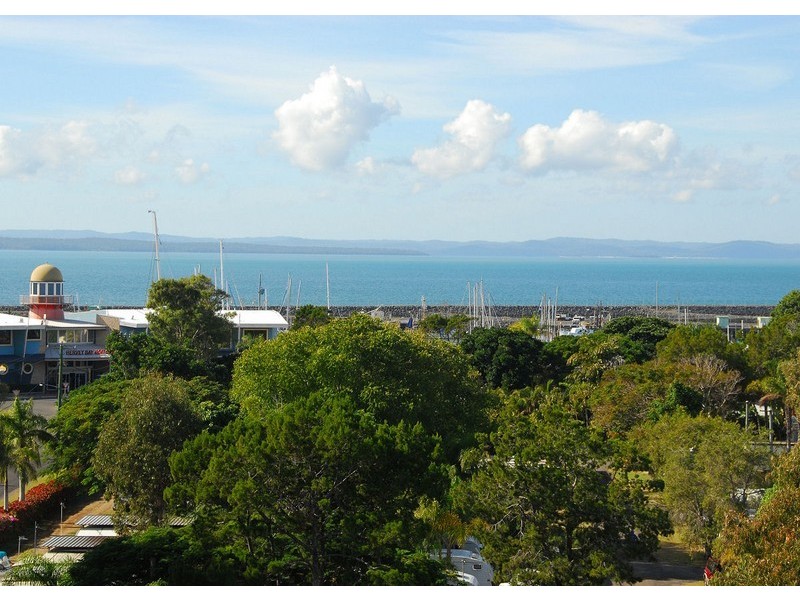 10/625 Esplanade, Urangan QLD 4655