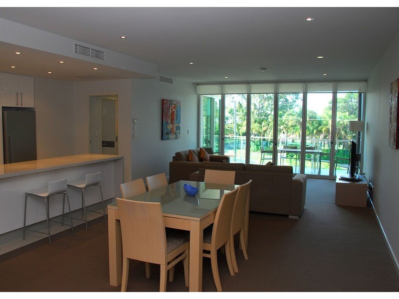 10/625 Esplanade, Urangan QLD 4655