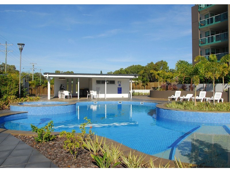 10/625 Esplanade, Urangan QLD 4655